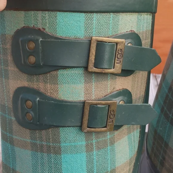UGG plaid x hunter green rainboots - Picture 5 of 15